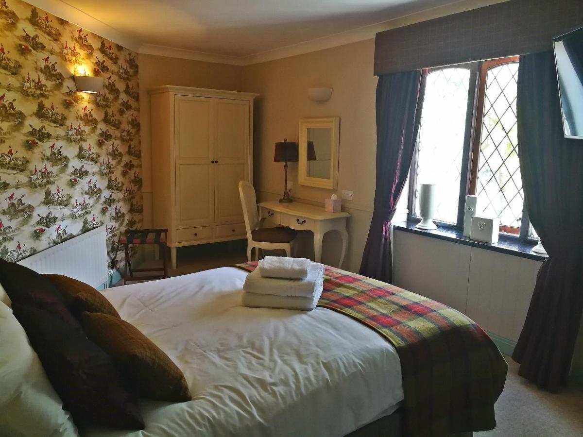 The Red Lion Hawkshaw Hotell Bury  Exteriör bild